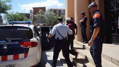 شاهد..القبض علي مدرب قطر بتهمة الإتجار في المنشطات