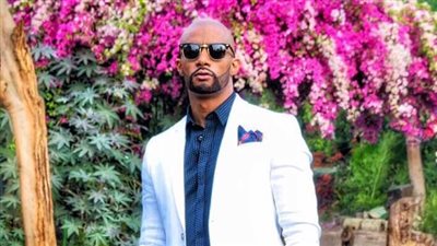 بالصورة.. محمد رمضان بإطلالة مختلفة في البوستر الأول لمسرحية 