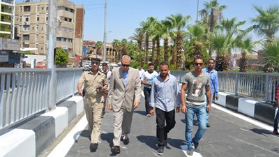 إعادة تشغيل المرحلة الأولي من كوبري المحطة بقنا أمام حركة السيارات