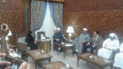 وزيرة التسامح الإماراتية تلتقى شيخ الأزهر بحضور مندوبي