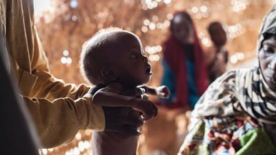 بالصور.. 50 ألف طفل نيجيري يموتون جوعًا بسبب «بوكو حرام»