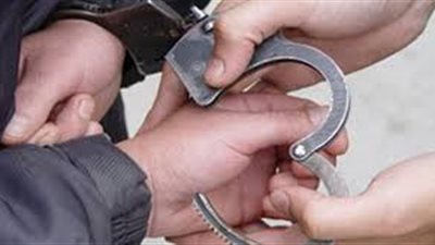 ضبط عاطلين بحوزتهما أسلحة نارية ومواد مخدرة بالخانكة 