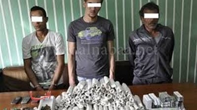 القبض علي تشكيل عصابي يتاجر بالمخدرات فى شبرا الخيمة 