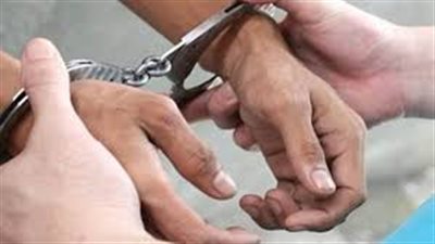 ضبط عاطلين بحوزتهما سلاح ناري واقراص مخدرة بقليوب 