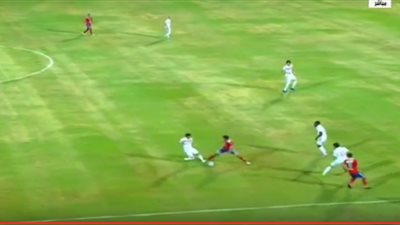 بالفيديو اعتداء طارق حامد على وليد سليمان وأعتراض جهاز الاهلى 