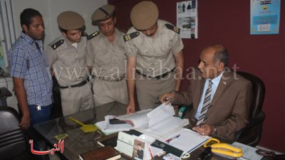 بالصور.. زيارة مفاجئة لمدير أمن أسوان للتفتيش على مراكز وأقسام الشرطة