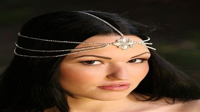بالصور.. «سلسلة الرأس» أحدث موضة لإكسسوارات الشعر