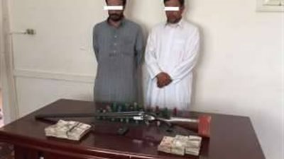 القبض على «إبراهيم أبو النيل» ومساعده أثناء بيعهما بندقية خرطوش في حلوان 