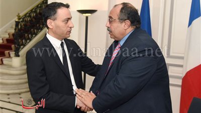 بالصور.. محافظ الإسكندرية يقدم العزاء في ضحايا 