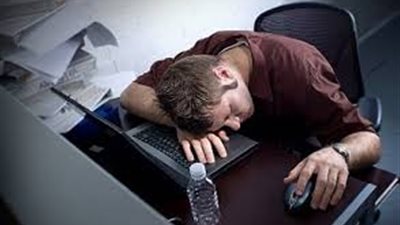 10 أسباب وراء كثرة النوم