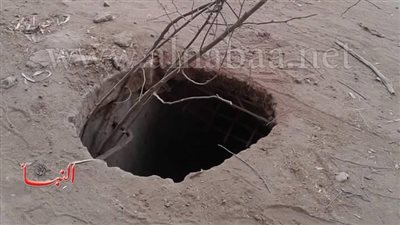 فجوة عميقة تهدد حياة المواطنين في قرية 