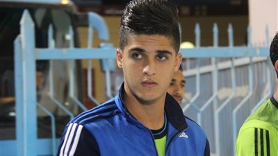 أحمد الشيخ يتعرض لأزمة صحية داخل طائرة الأهلي القادمة من المغرب 