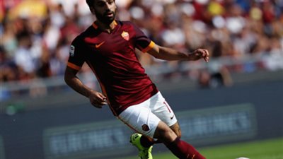 نجم روما يهنيء جدو بمولوده الجديد