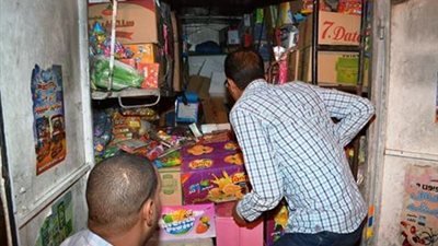 محافظ سوهاج يقود حملات مرورية وتموينية على ميدان الثقافة 