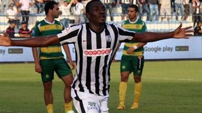 الأهلي يضم النيجيري أجاي من الصفاقسي التونسي