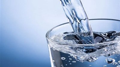 دراسة: مياه الشرب بأمريكا تسبب السمنة والإصابة بأمراض القلب