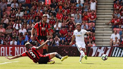 اليونايتد يسحق بورنموث بثلاثية في الجولة الأولي بالبريميريج 