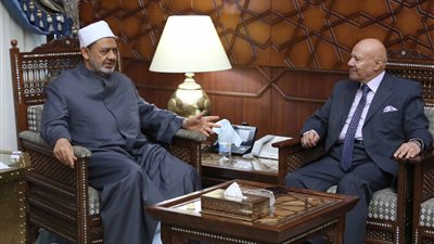 شيخ الأزهر يلتقي رئيس هيئة 