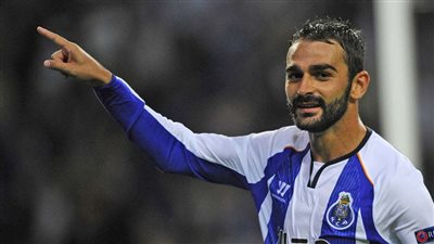 لوبيز يقود بورتو البرتغالي أمام روما (صلاح)