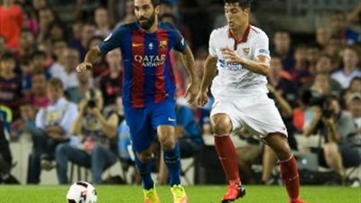 برشلونة يتوج بطلًا لكأس السوبر الإسباني بثلاثية في شباك إشبيلية