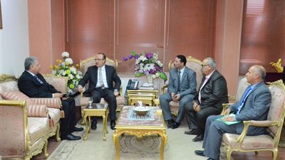 محافظ بني سويف: علاج أكثر من 13 ألف مريض بفيروس 