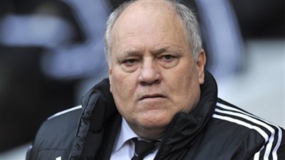 انفراد... جهات أمنية طلبت من الاهلي الابقاء علي مارتن يول 