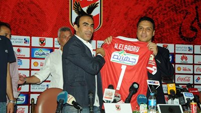 البدري يجتمع مع الجهاز المعاون لوضع برنامج إعداد الفريق 