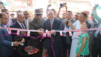 محافظ بني سويف يفتتح منفذ القوات المسلحة لبيع السلع المدعمة 