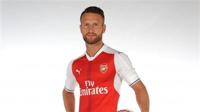 أرسنال يدعم دفاعه بنجم 