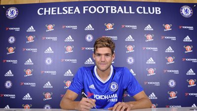 البلوز يدعم صفوفه بنجم الفيولا الإيطالي