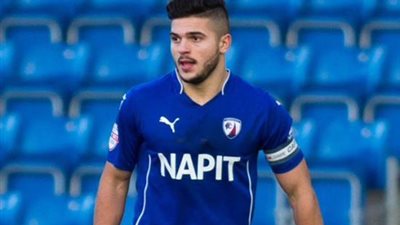 بارنسلي الإنجليزي يتعاقد مع