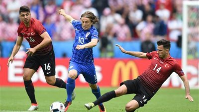 بث مباشر .. تركيا وكرواتيا في تصفيات كأس العالم 