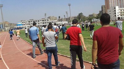 بالصورة.. توافد الجماهير على الزمالك لشراء تذاكر لقاء الوداد 