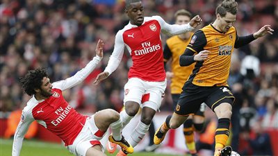 النني يشارك في رباعية أرسنال بمرمى 