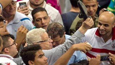 مرتضى منصور: هذا سر رفع الحذاء في لقاء «الوداد»