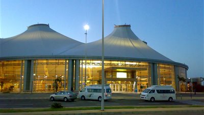 وفد روسي يتفقد الإجراءات الأمنية بمطاري الغردقة وشرم الشيخ