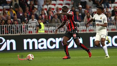 الأقدام الإيطالية تحمل 