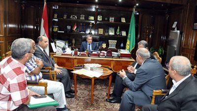محافظ القليوبية يبحث مع جهاز تعمير القاهرة موعد تسليم نفق الإشارة ببنها 