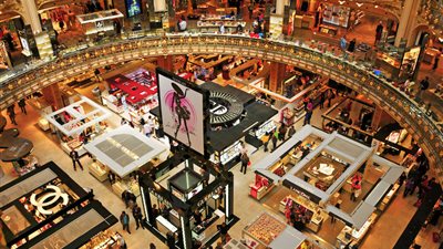 انخفاض مبيعات كبرى المتاجر الفرنسية.. والسبب 