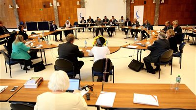 بالصور.. ننشر كلمة شيخ الأزهر بمنتدي الحوار بين الشرق والغرب في سويسرا