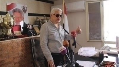 مرتضى منصور يكشف حقيقة تطفيشه 8 من لاعبى الزمالك