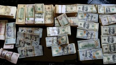 القبض على 6 أشخاص يتاجرون فى النقد الأجنبى في سوهاج