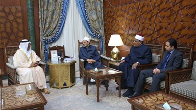 شيخ الأزهر يستقبل السفير الإماراتي بالقاهرة 