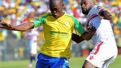 مفاجأة ..3 شيوخ زملكاوية في مدرجات برج العرب لضرب صن داونز