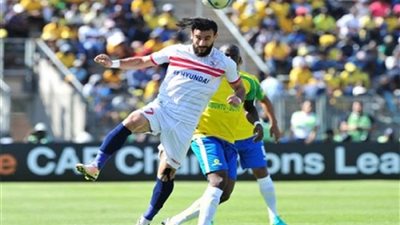 جماهير الزمالك تقذف لاعبى صن داونز بزجاجات المياه ..تعرف على السبب 