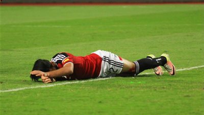 4 حقن مسكنة و45 يوم علاج لباسم مرسى بسبب فقرات الظهر