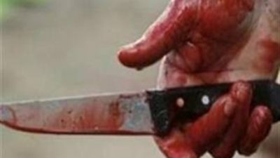 بسبب «مشيها البطال».. نجار يذبح شقيقته وينتظر حضور الشرطة للقبض عليه