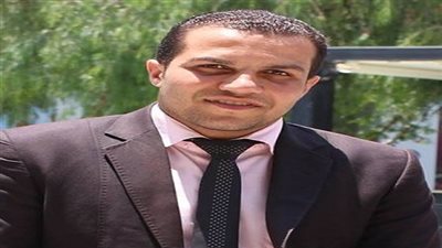 البابا تواضروس يكرم الزميل محمد يوسف