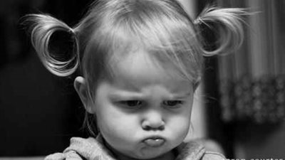 «أطباء نفس»: الأطفال يرثون الاكتئاب من أمهاتهم