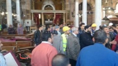 بالصور.. مساعدو وزير الداخلية يصلون إلى موقع انفجار الكاتدرائية